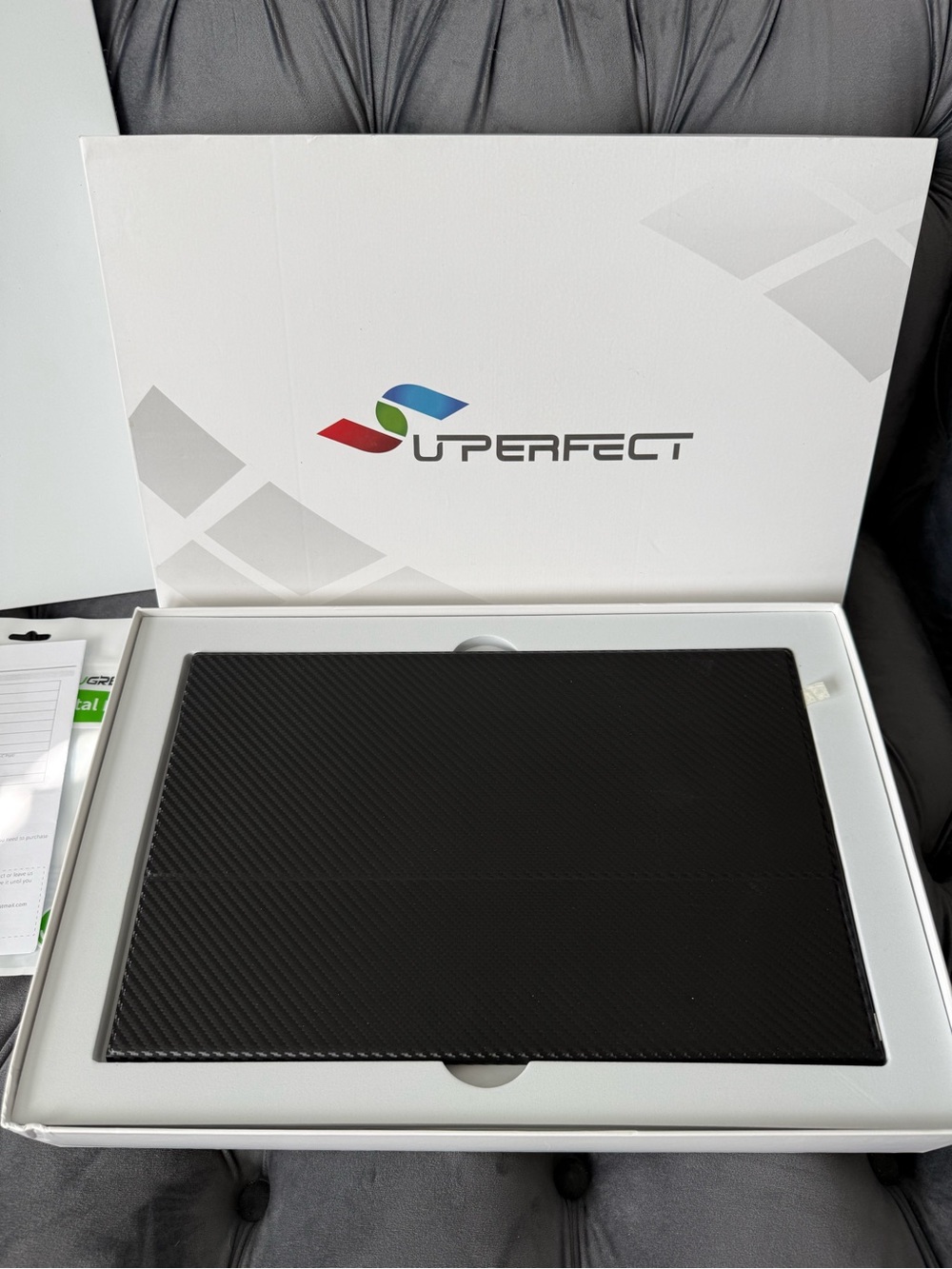 UPERFECT 15.6” Portable Monitor 1080P FHD IPS USB-C HDMI w/ Case Box & Accessori